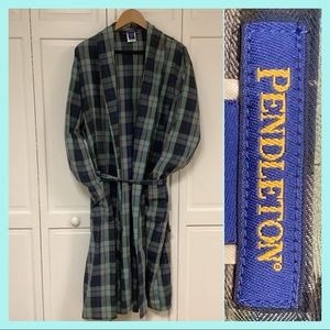 Rare - Pendelton - 100% Cotton Plaid Robe  Unisex styling - Size XLG  adjustable